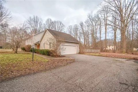 6901 Killdeer Dr, Canfield, OH 44406 photo 3