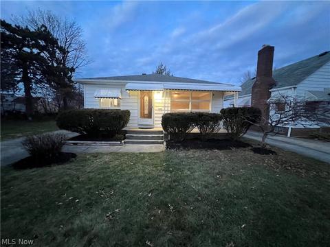 6306 Forest Ave, Parma, OH 44129 photo 2