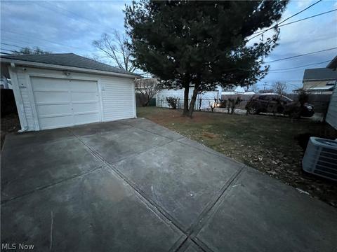 6306 Forest Ave, Parma, OH 44129 photo 27