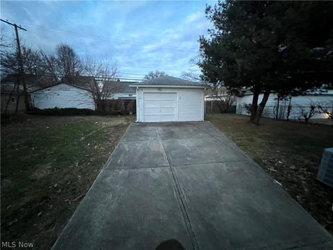 6306 Forest Ave, Parma, OH 44129 photo 26