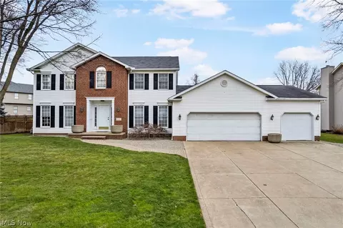 7080 Fenwick Ave NE, Canton, OH 44721 photo 2