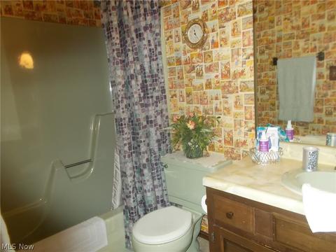 1589 Hemlock Dr, Ashtabula, OH 44004 photo 13
