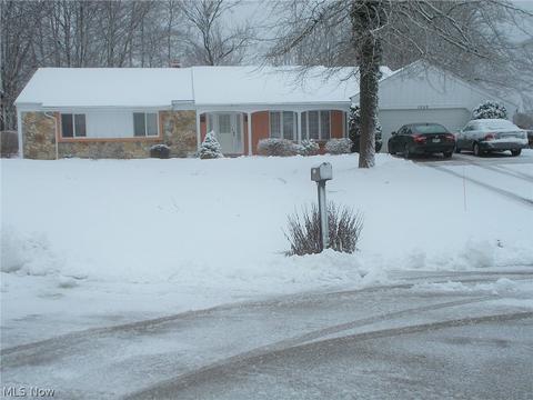 1589 Hemlock Dr, Ashtabula, OH 44004 photo 1
