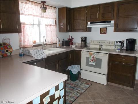 1589 Hemlock Dr, Ashtabula, OH 44004 photo 8