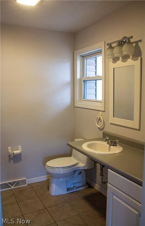 235 Omar St, Struthers, OH 44471 photo 9