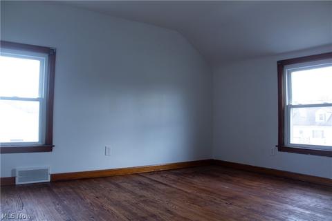 235 Omar St, Struthers, OH 44471 photo 10