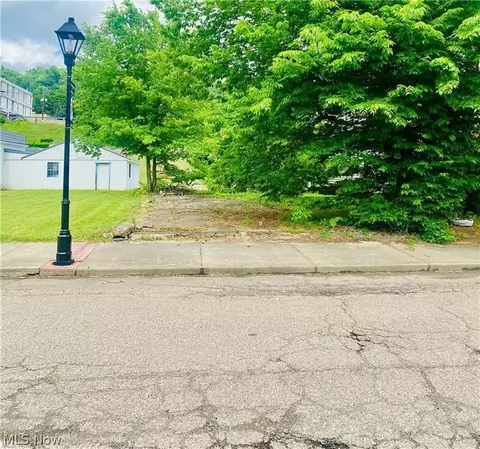 S Chester Street, New Cumberland, WV 26047