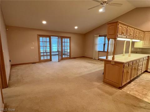 215 Pinehurst Dr, Dover, OH 44622 photo 5