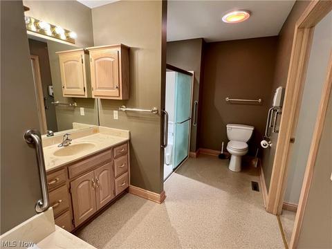 215 Pinehurst Dr, Dover, OH 44622 photo 12
