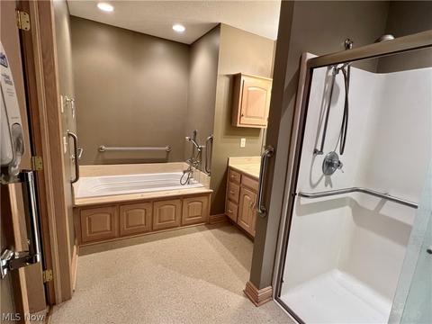 215 Pinehurst Dr, Dover, OH 44622 photo 13
