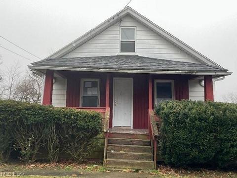 702 Hogue Ave, Akron, OH 44310 photo 1
