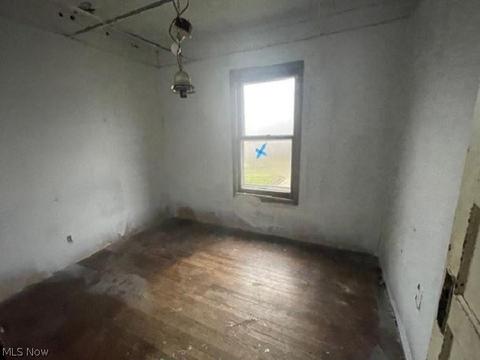 702 Hogue Ave, Akron, OH 44310 photo 6