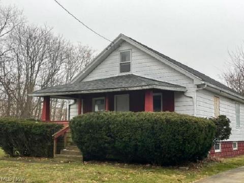 702 Hogue Ave, Akron, OH 44310 photo 3