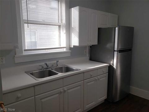 1685 Everett Ave, Youngstown, OH 44514 photo 2