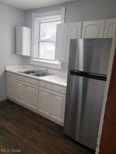 1685 Everett Ave, Youngstown, OH 44514 photo 3