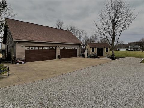 220 James Rd, Fleming, OH 45729 photo 3
