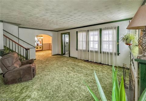 528 Sunset View Dr, Akron, OH 44320 photo 7