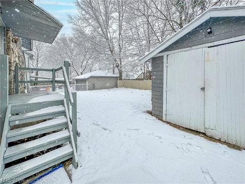 528 Sunset View Dr, Akron, OH 44320 photo 19