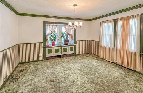 528 Sunset View Dr, Akron, OH 44320 photo 8