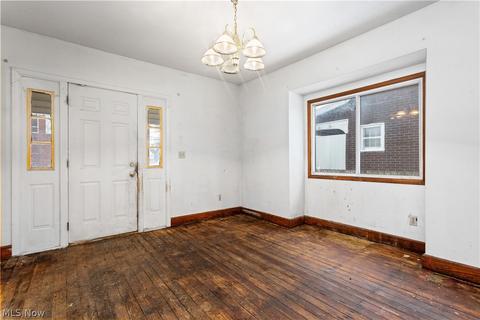 111 Madison St, Elyria, OH 44035 photo 2