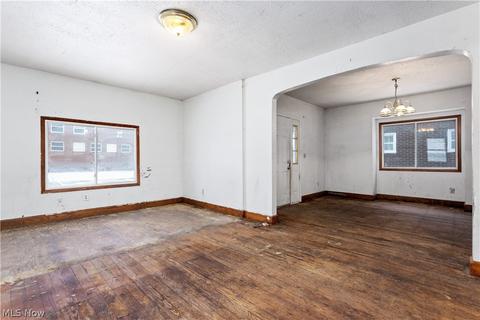 111 Madison St, Elyria, OH 44035 photo 4