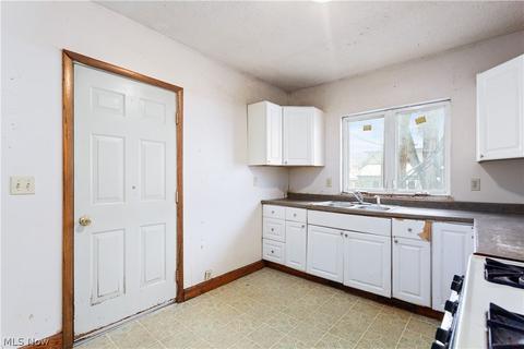 111 Madison St, Elyria, OH 44035 photo 8
