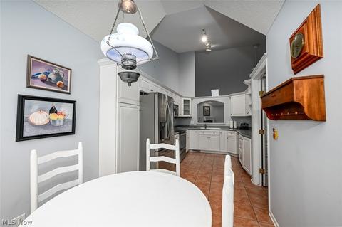 2550 River Downs, Stow, OH 44224 photo 5