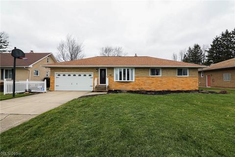 301 E Parkhaven Dr, Seven Hills, OH 44131 photo 3