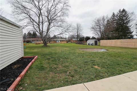 301 E Parkhaven Dr, Seven Hills, OH 44131 photo 5