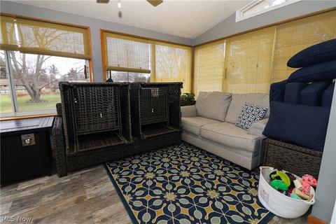 301 E Parkhaven Dr, Seven Hills, OH 44131 photo 18