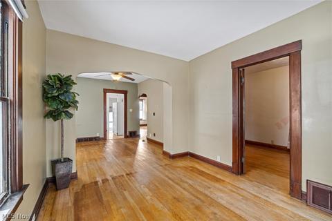 364 High St, Elyria, OH 44035 photo 9