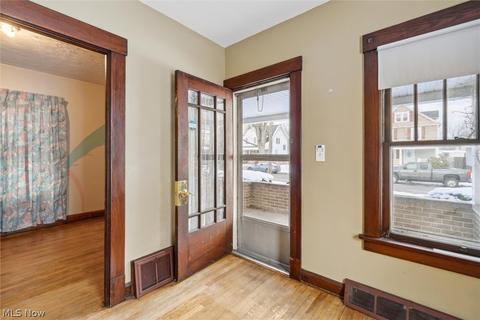 364 High St, Elyria, OH 44035 photo 5