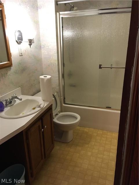 169 E Bridge St, Berea, OH 44017 photo 10