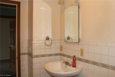 835 Myrtle Ave, Ashtabula, OH 44004 photo 16