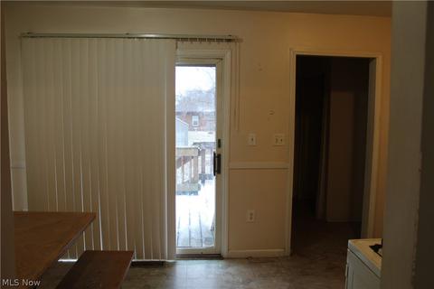 835 Myrtle Ave, Ashtabula, OH 44004 photo 7