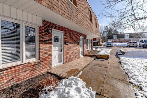 6482 State Rd #E17, Parma, OH 44134 photo 2