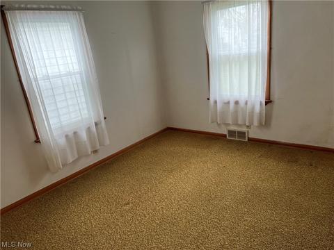 2211 E 40th St, Ashtabula, OH 44004 photo 9