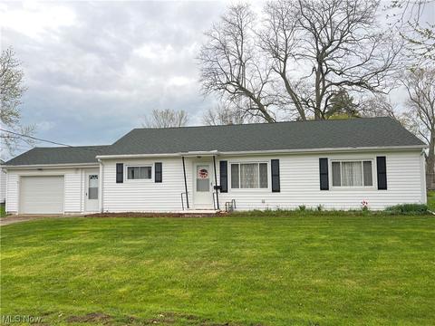 2211 E 40th St, Ashtabula, OH 44004 photo 1
