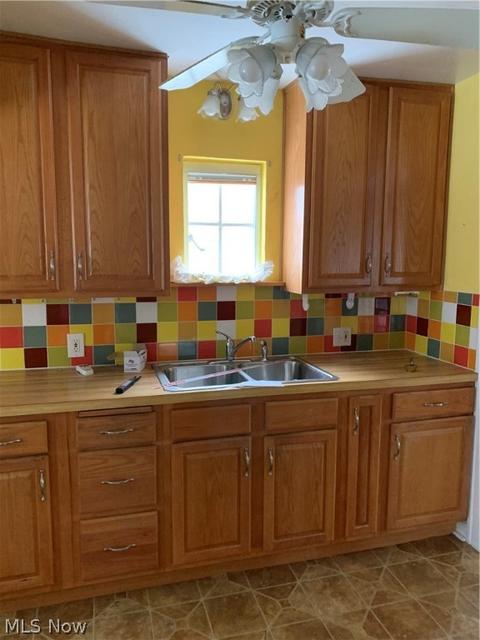 180 Longfellow St, Elyria, OH 44035 photo 5