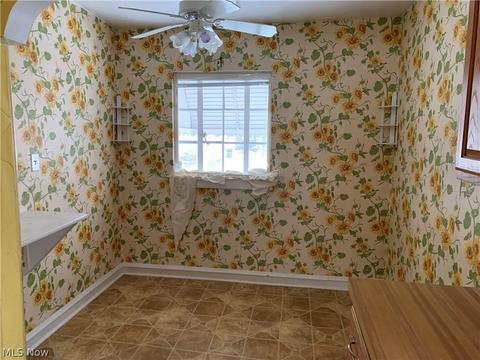 180 Longfellow St, Elyria, OH 44035 photo 3