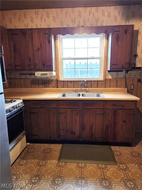1939 E 29th St, Lorain, OH 44055 photo 5