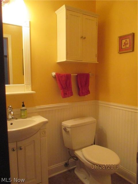 7020 E Parkview Dr, Parma, OH 44134 photo 10