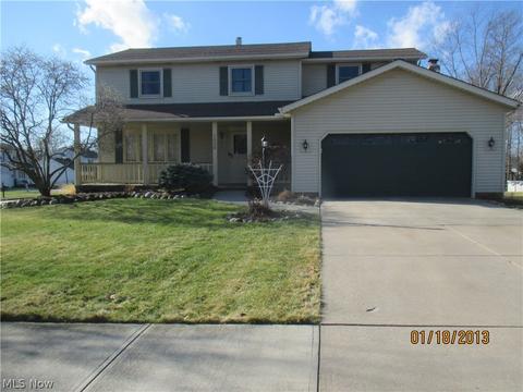 7020 E Parkview Dr, Parma, OH 44134 photo 1