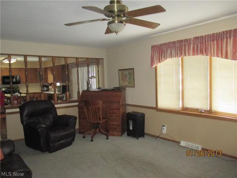 7020 E Parkview Dr, Parma, OH 44134 photo 8