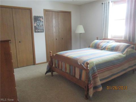 7020 E Parkview Dr, Parma, OH 44134 photo 17