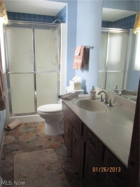 7020 E Parkview Dr, Parma, OH 44134 photo 14