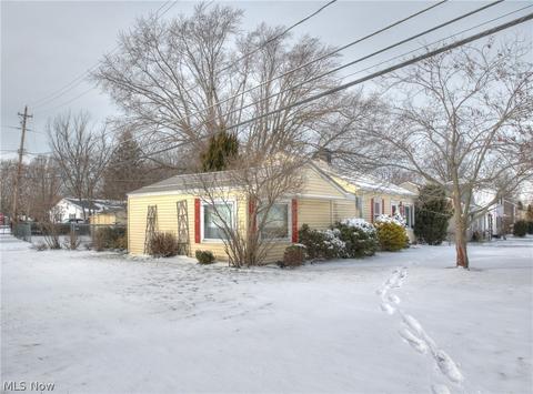 1896 Perth Rd, Madison, OH 44057 photo 4
