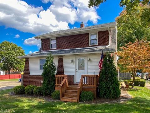 248 Center St, Struthers, OH 44471 photo 1