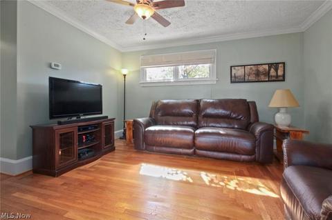 248 Center St, Struthers, OH 44471 photo 4