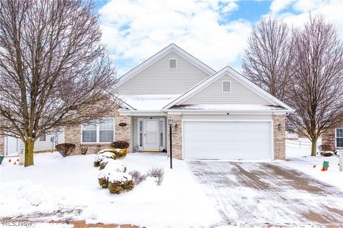 7635 Falling Leaf Dr, Seven Hills, OH 44131 photo 1